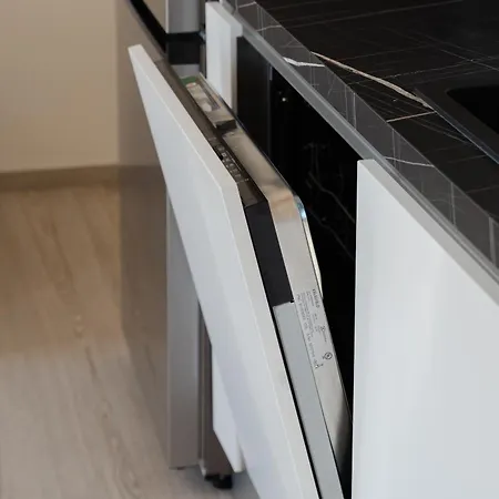 Belvedere 237a Lakeview Luxury דירה